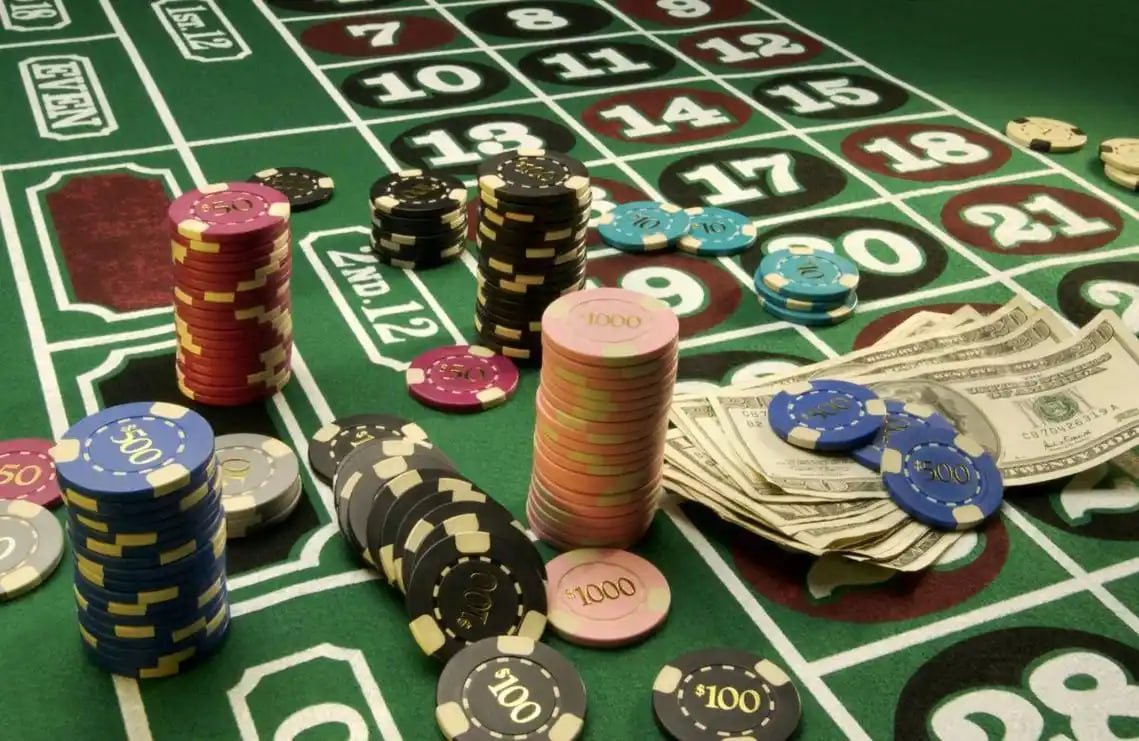 WIN383 Live Casino – dealer cantik siaran langsung baccarat dan roulette